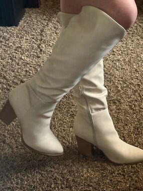 10 Beige Women's Block Heel Ankle Boots